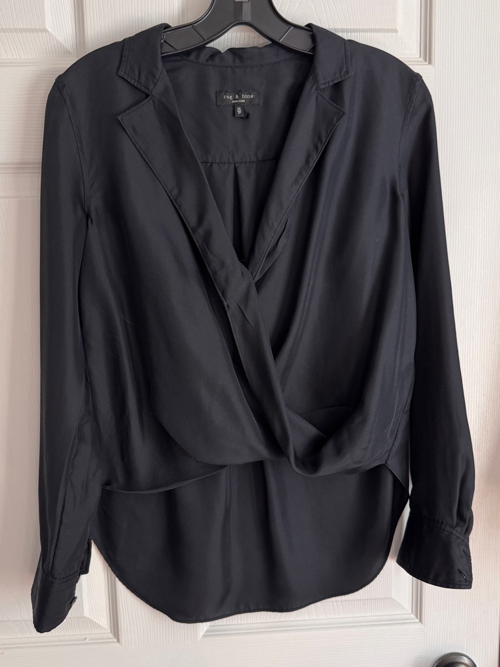 rag & bone Black Draped V-Neck Long-Sleeve Blouse 100%silk